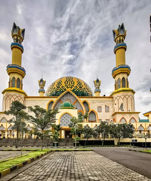 masjid-raya-hubbul-wathan-islamic-center-mataram-lombok-west-nusa-tenggara-indonesia-masjid-raya-hubbul-wathan-islamic-center-213144036